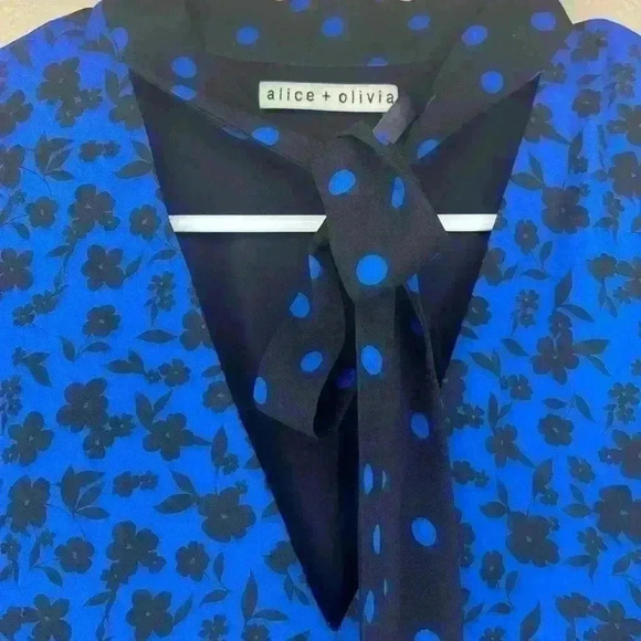 Alice + Olivia Wellesly Tie Neck Bell Sleeve Navy Blue Size Small - Picture 4 of 8